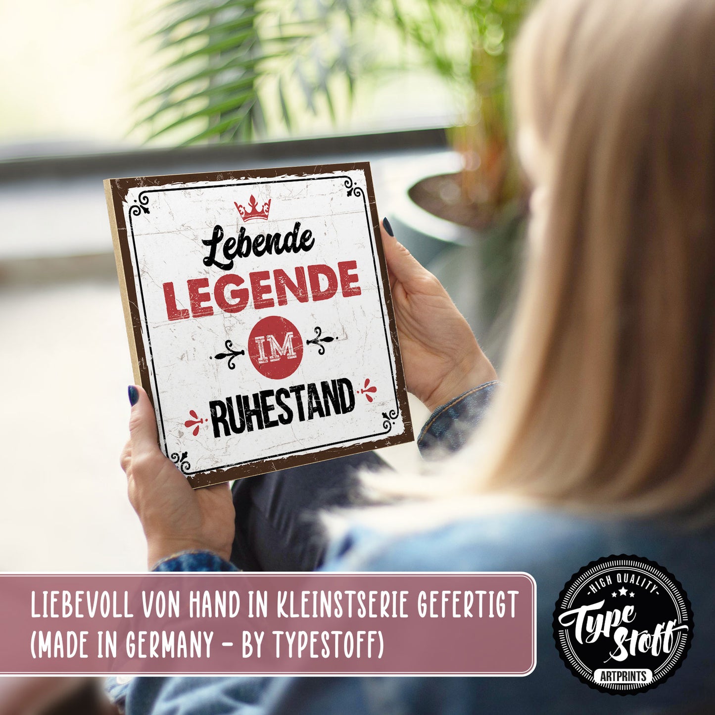 Holzschild mit Spruch - Lebende Legende im Ruhestand – HS-QN-00479